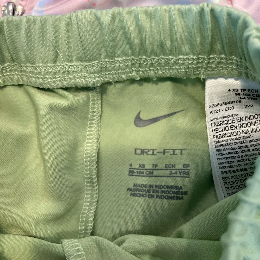 Nike Outfit Girl 4 - Picture 6 of 8